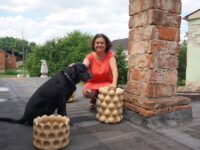 Die Gründerin des Kulturzentrums Lenka Holíková hofft, mit einer Spendenkampagne genug Geld für eine Erneuerung der Brauerei zusammenzubekommen. Foto: Steffen Neumann