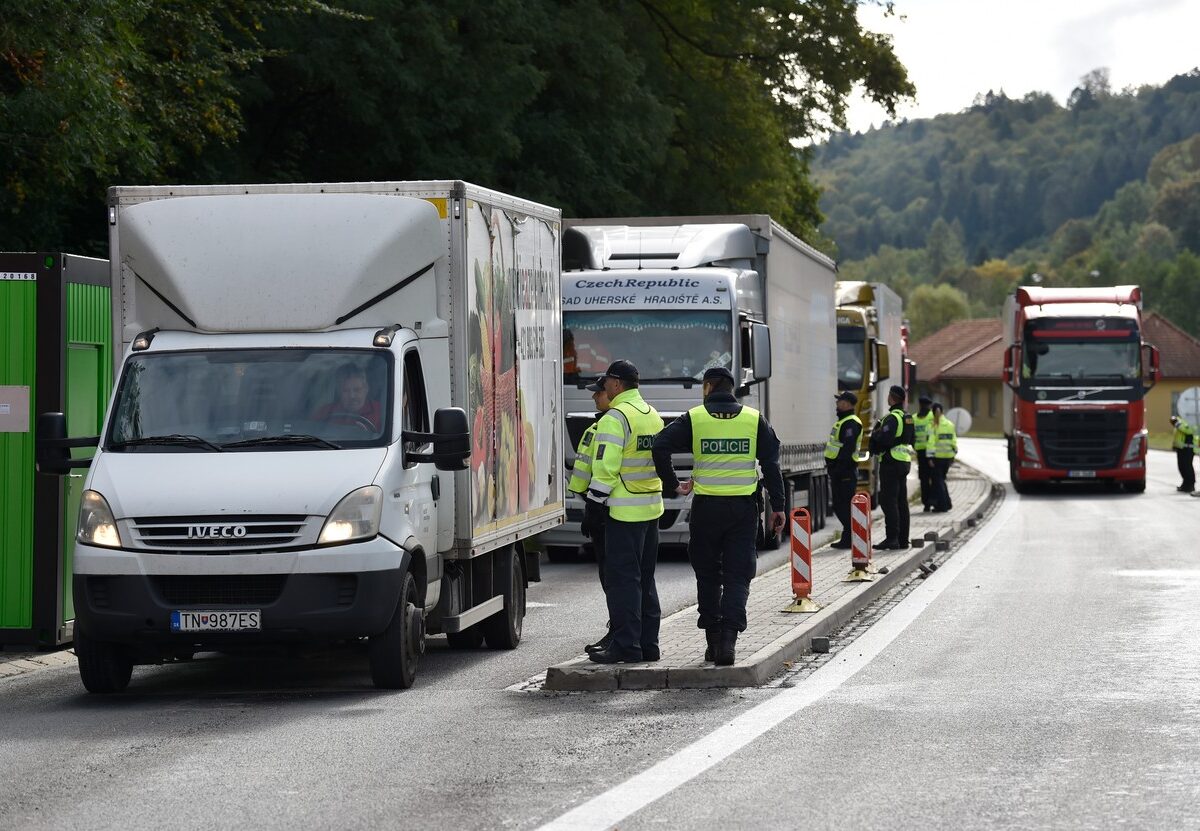 Kontrolle am Grenzübergang Starý Hrozenkov/Drietoma zwischen Tschechien und der Slowakei. Foto: ČTK/Glück Dalibor
