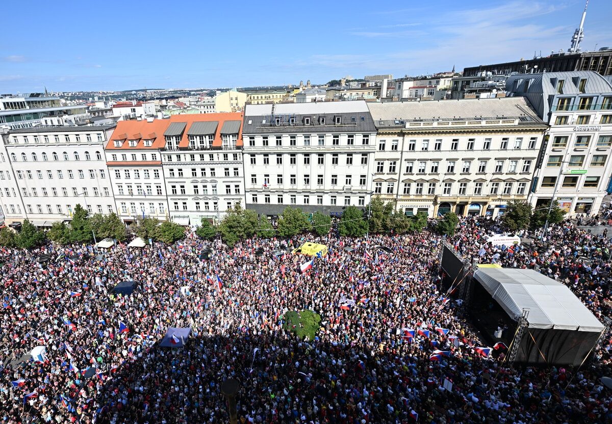 70.000 Menschen protestierten am Samstag, den 3.9.2022. gegen die tschechische Regierung. Foto: ČTK / Kamaryt Michal