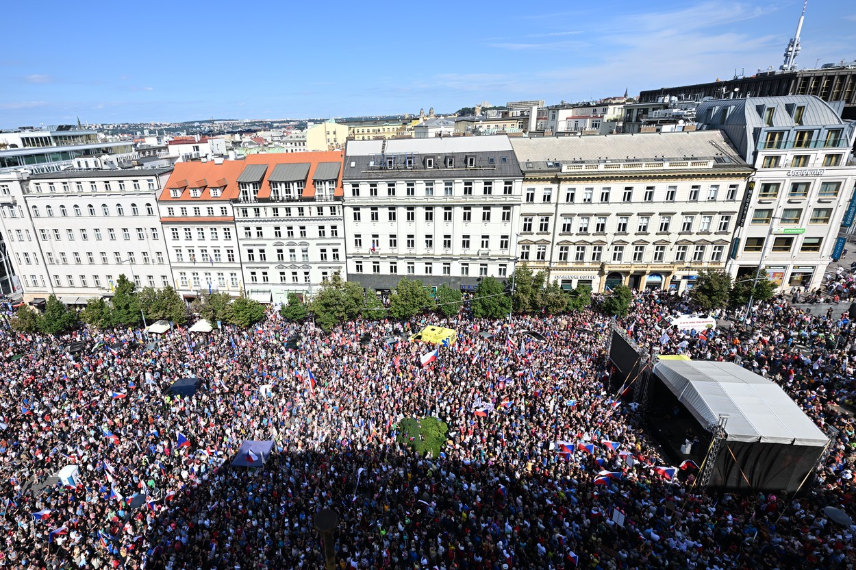 70.000 Menschen protestierten am Samstag, den 3.9.2022. gegen die tschechische Regierung. Foto: ČTK / Kamaryt Michal