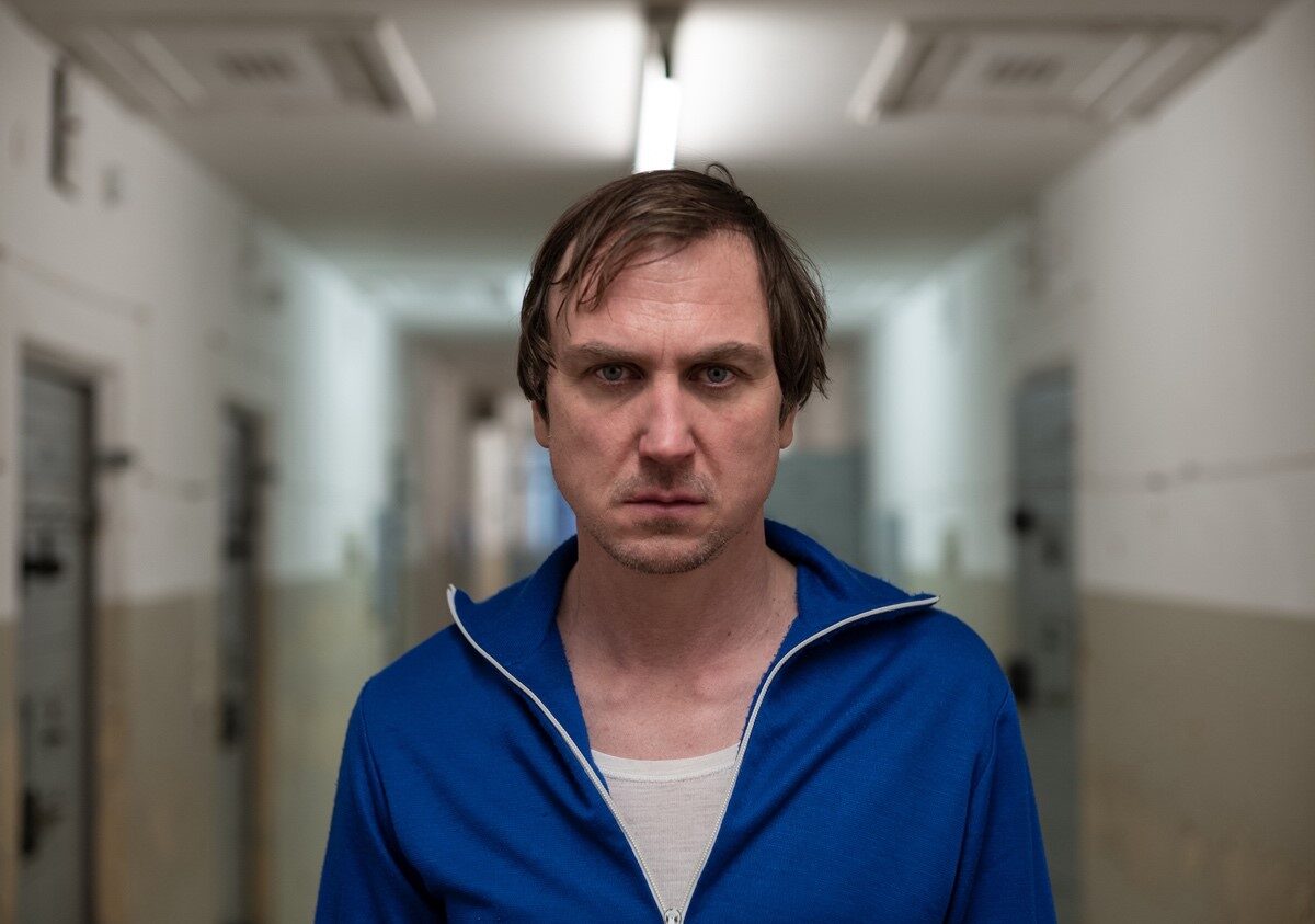 Gefangen und dem System ausgeliefert: Lars Eidinger als Franz Walter. Foto: DAS FILMFEST