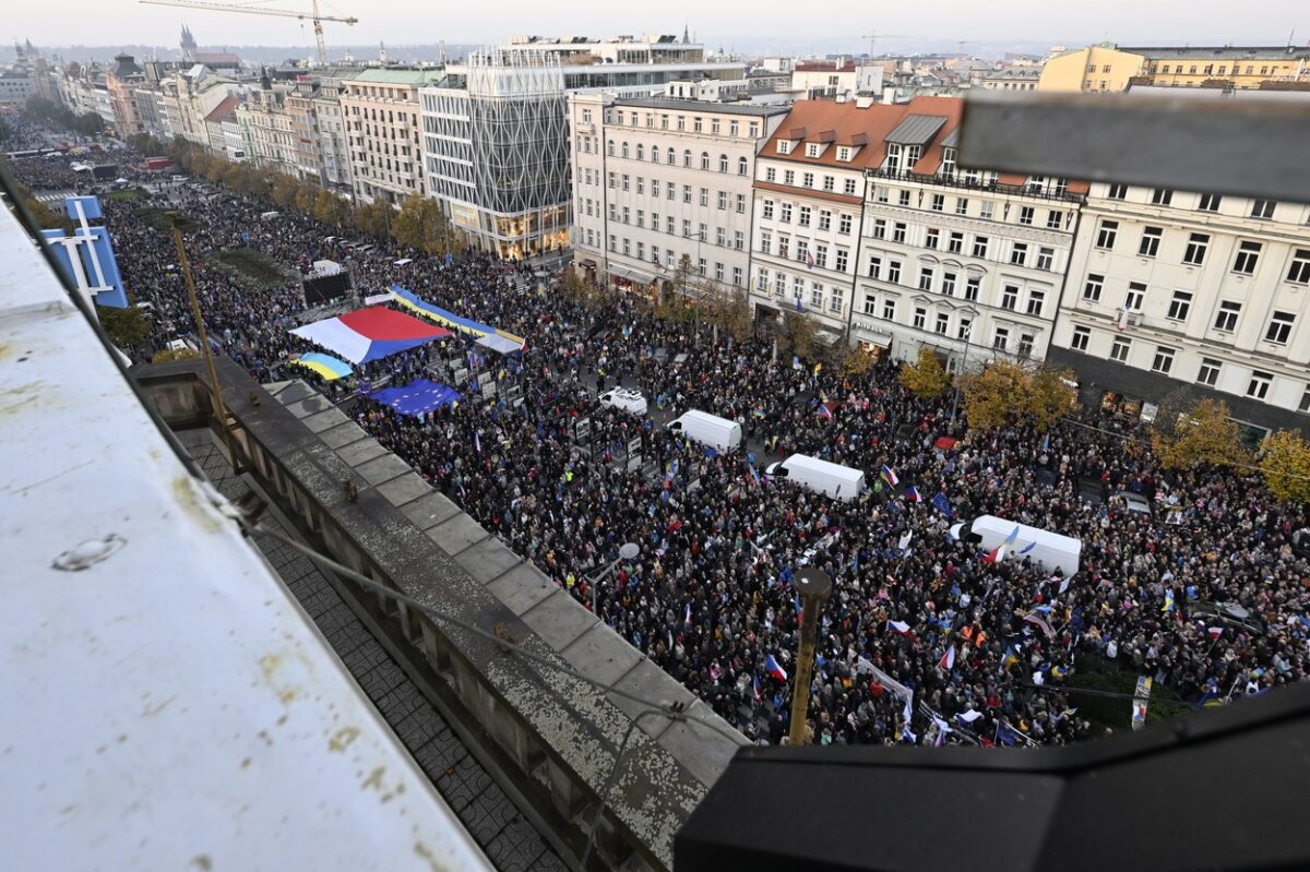 Demonstration auf dem Wenzelsplatz am 30. Oktober 2022. Foto: ČTK / Šulová Kateřina