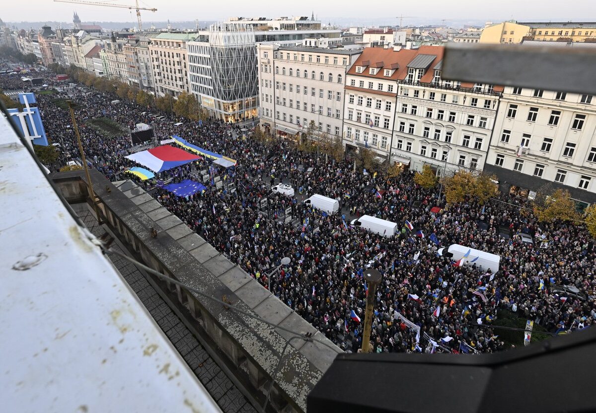 Demonstration auf dem Wenzelsplatz am 30. Oktober 2022. Foto: ČTK / Šulová Kateřina