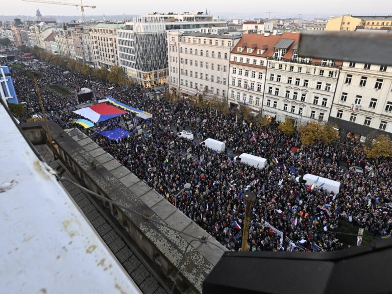 Demonstration auf dem Wenzelsplatz am 30. Oktober 2022. Foto: ČTK / Šulová Kateřina