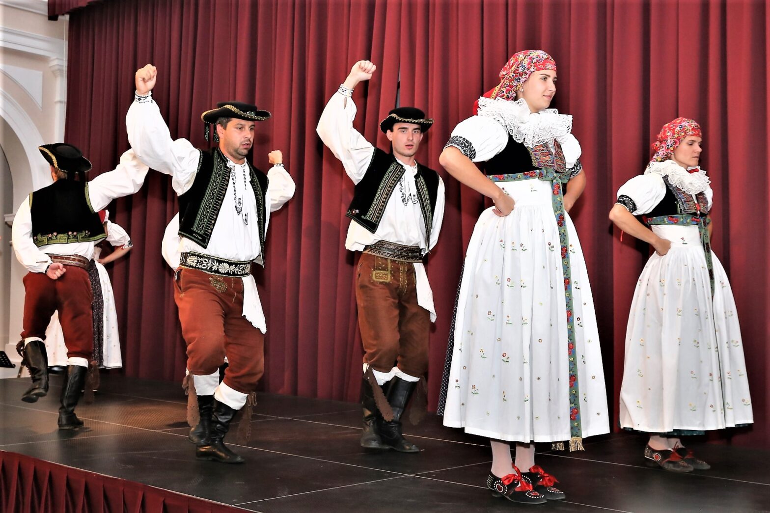 Die Hanakische Tanzgruppe aus Doloplazy bei Olmütz / Foto: Petra Zápecová