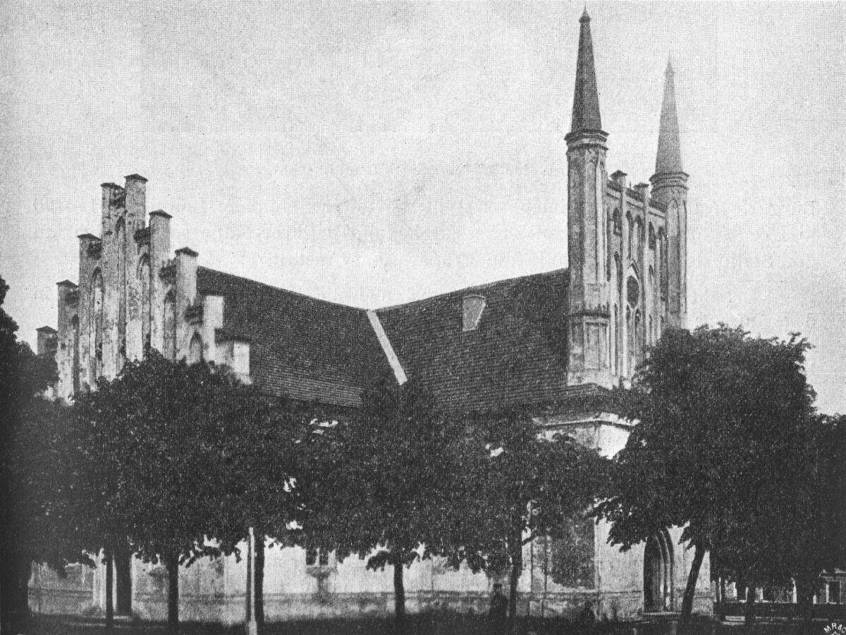 Die Kreuzkirche in Joachimsthal um 1900. Foto: Wikimedia Commons, gemeinfrei