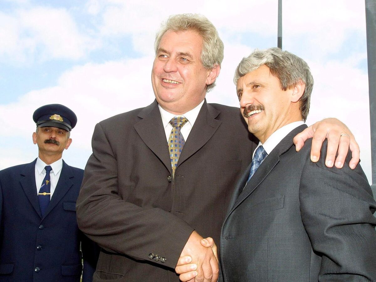 Architekten der privilegierten Partnerschaft: Miloš Zeman und Mikuláš Dzurinda in ihrer Zeit als Premierminister Tschechiens und der Slowakei. Foto: ČTK/Šálek Václav