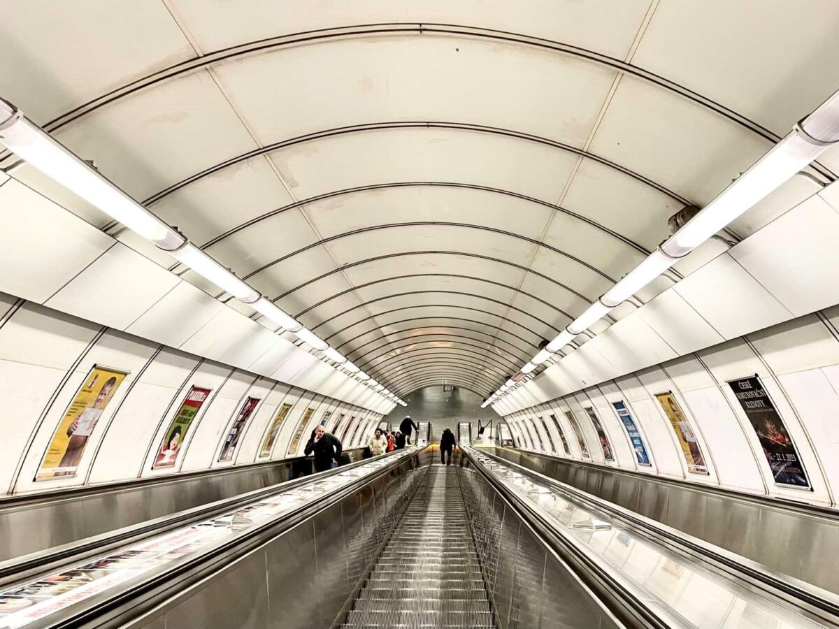 Die Rolltreppe auf der Station Muzeum (Linie A). Foto: Kseniia Pulargina