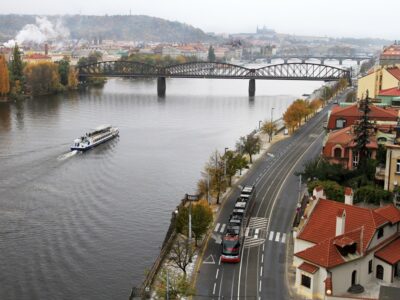 Streit um Vyšehrad-Eisenbahnbrücke schlägt internationale Wellen
