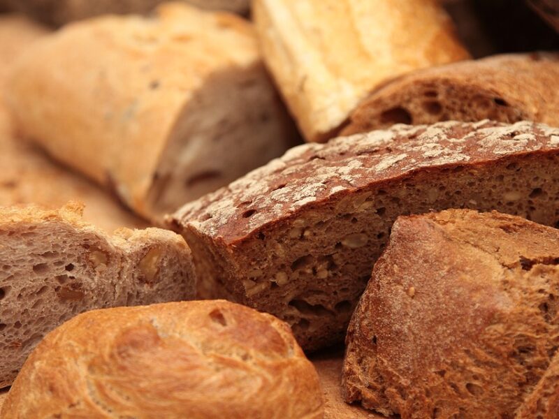 Auslage voller Brot