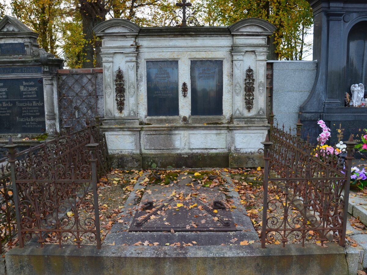 Friedland beginnt mit der Sanierung der alten deutschen Gräber. Foto: Jan Mráz