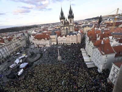 Kundgebung auf dem Prager Altstädter Ring am 24. Februar 2024 zur Solidarität mit der von Russland angegriffenen Ukraine. Foto: ČTK / Šulová Kateřina