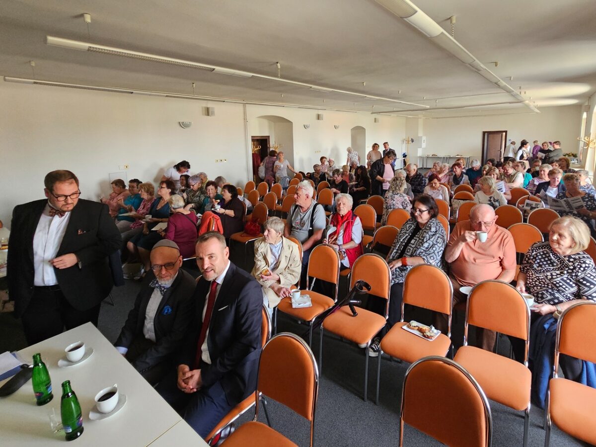 Im Festsaal der Stadtbibliothek Komotau (Chomutov) feierte der Kulturverband sein 55-jähriges Bestehen. Foto: Richard Šulko
