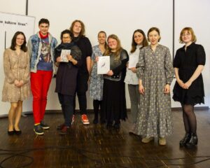 Die Preisträgerinnen und Preisträger des „Schreibreich“-Schreibwettbewerbs. Foto: Lenka Chladna