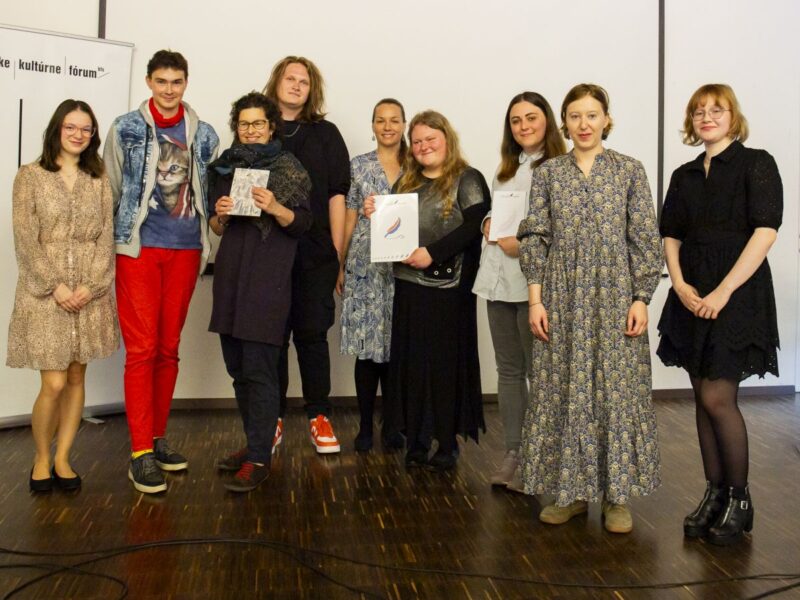 Die Preisträgerinnen und Preisträger des „Schreibreich“-Schreibwettbewerbs. Foto: Lenka Chladna