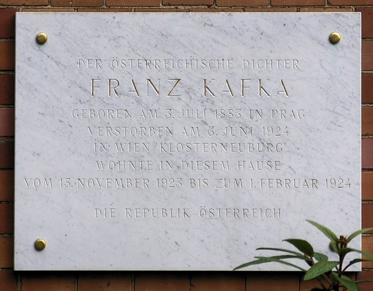 Gedenktafel am Haus Grune­wald­straße 13 in Berlin-Steglitz. Foto: OTFW, Berlin, Gedenktafel Grunewaldstr 13 Franz Kafka, CC BY-SA 3.0