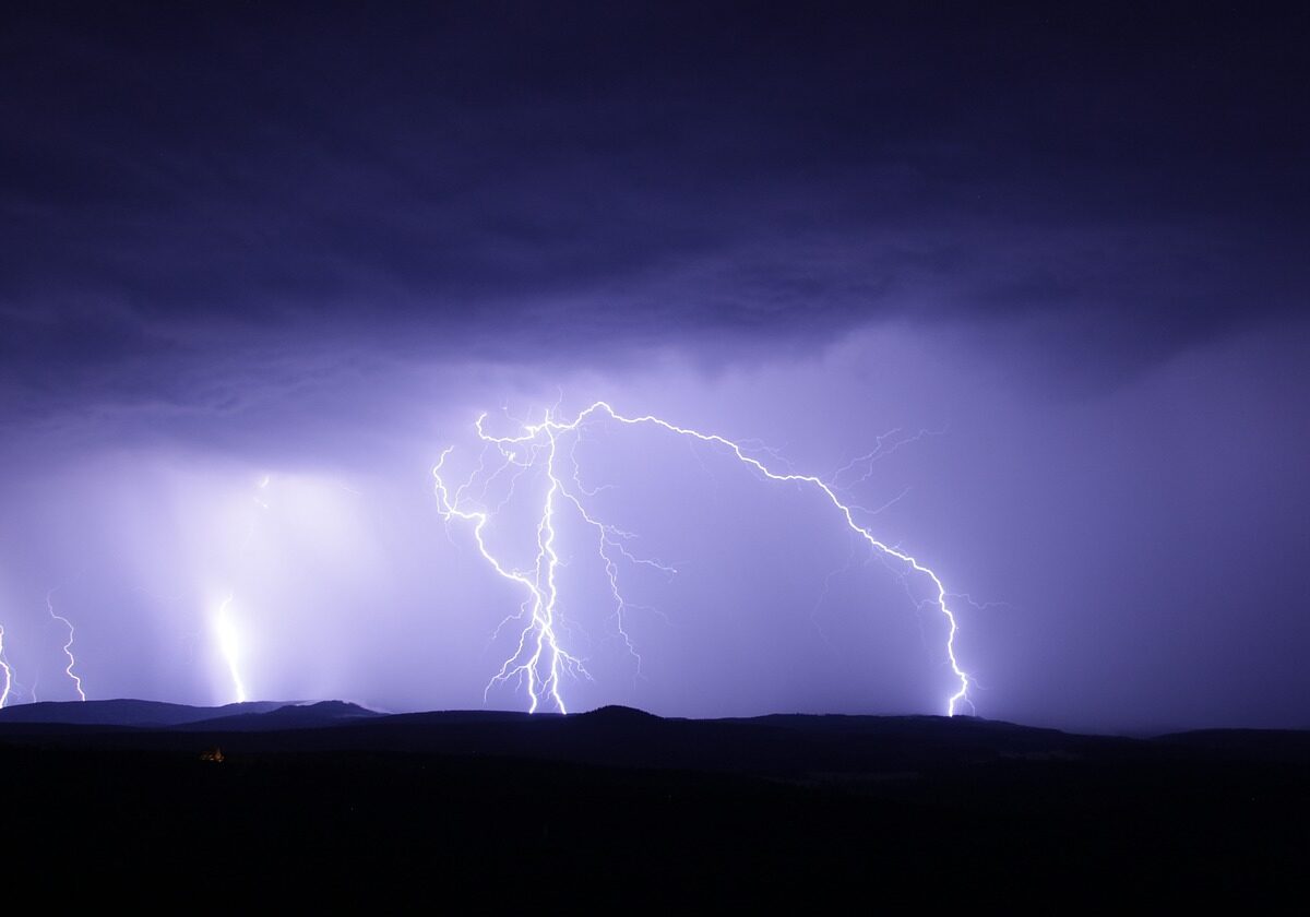 (Symbolfoto) Bei einem Blitzschlag in Reichenberg (Liberec) wurden 18 Menschen verletzt. Foto: Pixabay