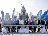 Eröffnung der Bauarbeiten vor der Statue des Heiligen Wenzels. Foto: ČTK