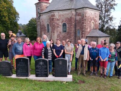 Braunauer Land: Freiwillige kümmern sich um deutsche Gräber