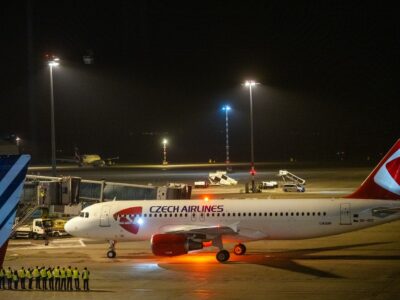 Ende einer Ära: Am Samstag landete in Prag der letzte Linienflug der Czech Airlines (ČSA). Die 101 Jahre alte Fluggesellschaft wird von Smartwings übernommen. Foto: ČTK / Říhová Michaela