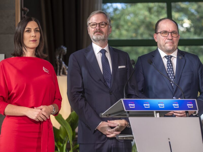 Die Parteivorsitzenden Markéta Pekarová Adamová (TOP 09), Petr Fiala (ODS) und Marek Výborný (KDU-ČSL) vereinbarten am Montag die Fortsetzung des Wahlbündnisses SPOLU. Foto: ANNA BOHÁČOVÁ / MFDNES + LN / Profimedia