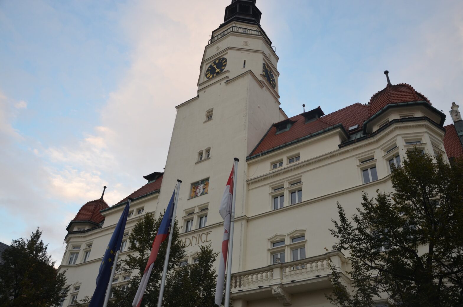 Der Weiße Turm (Hláska) am Oberen Platz (Horní náměstí) in Troppau (Opava). Foto: Tim Dantes