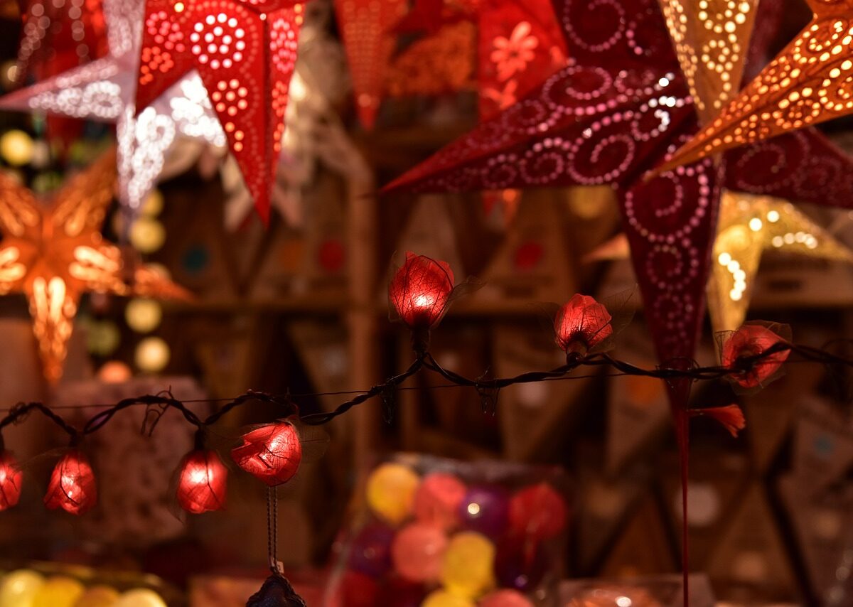 Drei Tage lang taucht die Bayerische Repräsentanz das Palais Chotek in weihnachtliche Lichter. Foto: Pixabay
