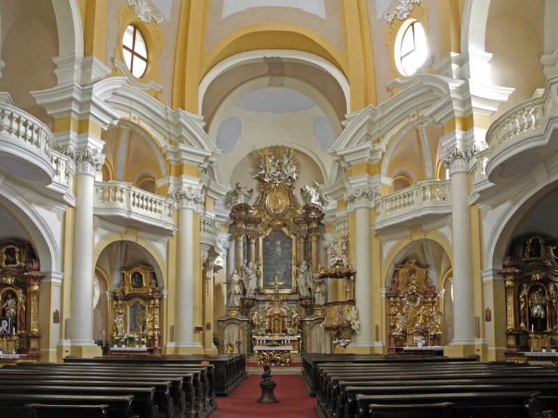 Innenraum der Kirche St. Maria Magdalena in Karlsbad (Karlovy Vary). Die im Jahr 1732 fertiggestellte Kirche gehört zu den bedeutendsten Barockbauten des Landes, seit 2010 ist sie nationales Kulturdenkmal. Foto: SchiDD, KV-Maria-Magdalenen-Kirche-2, CC BY-SA 4.0