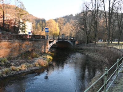 Morgendlicher Blick auf die Tepl (Teplá) an einem Wintertag, Foto: Tim Dantes