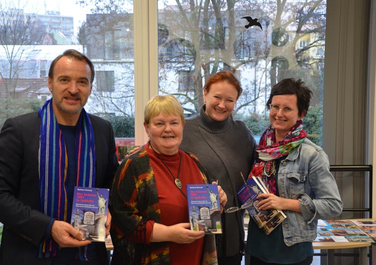 Von links nach rechts: Martin Herbert Dzingel, Barbara Ortwein, Ramona Schulz, Pavla Petrová. Foto: Tim Dantes