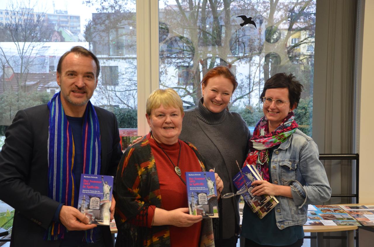 Von links nach rechts: Martin Herbert Dzingel, Barbara Ortwein, Ramona Schulz, Pavla Petrová. Foto: Tim Dantes