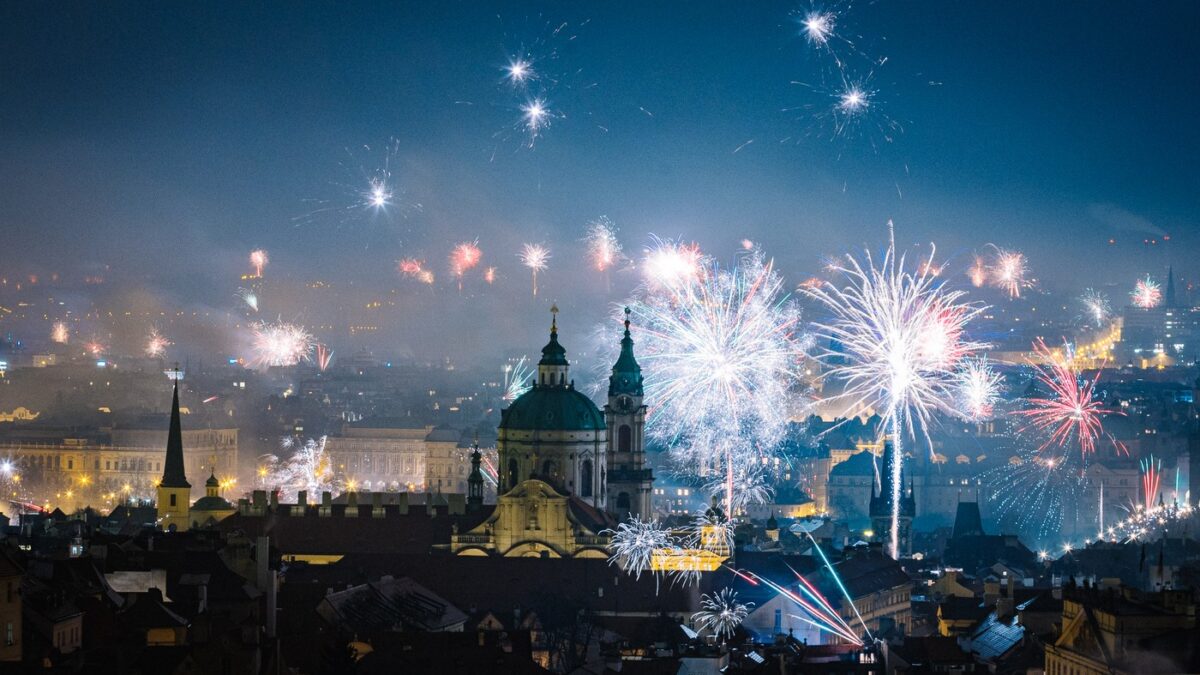 Prag in der Silvesternacht. Foto: Radek Vebr / MFDNES + LN / Profimedia