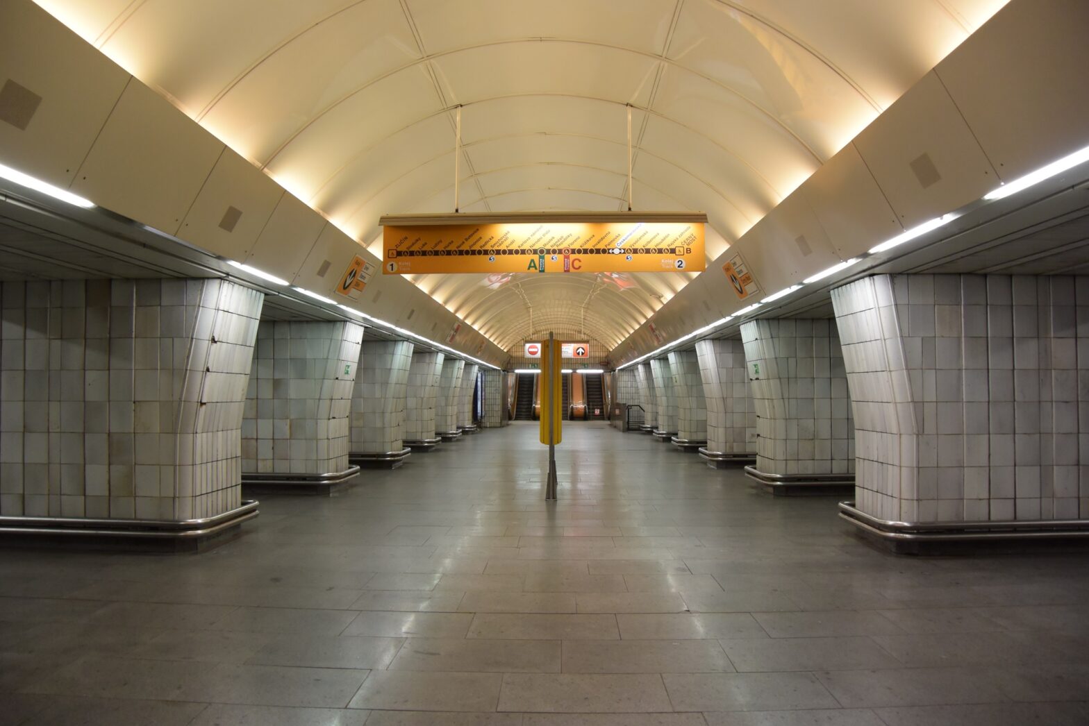 Für voraussichtlich ein Jahr bleiben die Metro-Stationen Českomoravská (im Bild) und Pankrác geschlossen. Foto: Jiří Borový, Českomoravská (stanice metra) (01), CC BY-SA 3.0