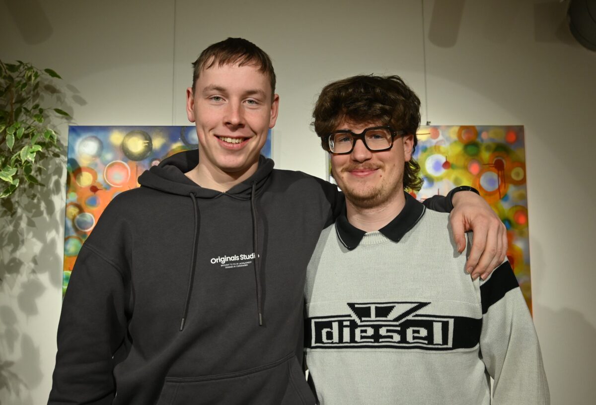 Hendrik Heidrich (links) und Tim Dantes (rechts) waren von Oktober bis Januar Praktikanten beim LandesEcho. Foto: LandesEcho