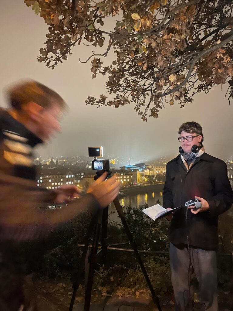 Unsere Landesblogger Hendrik und Tim beim gemeinsamen Einsatz beim Martisumzug. Foto: Rosa Bort