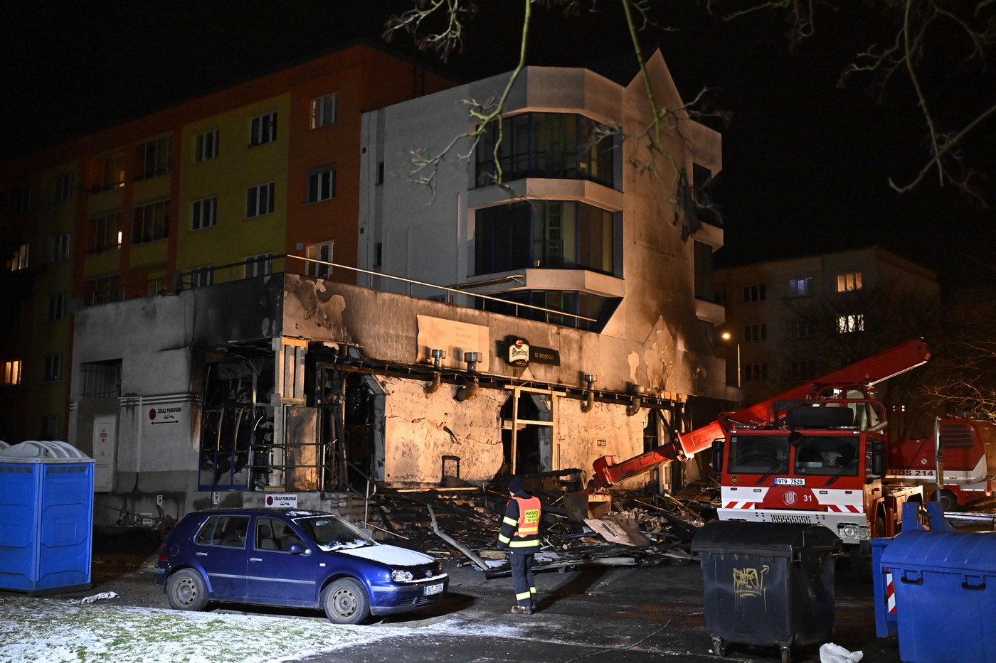 Der Brand, bei dem sechs Menschen ums Leben kamen, ereignete sich am späten Samstagabend in der Restaurant-Bar "U Kojota" in der Innenstadt von Brüx. Foto: ČTK / Hájek Ondřej