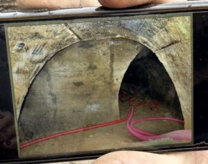 Unterirdische Nazi-Fabrik in Brünn entdeckt: Bereits seit Jahren vermuteten Experten die Existenz einer solchen unterirdischen Anlage, nun konnte sie nachgewiesen werden. Foto: Facebook/ Petr Kunc
