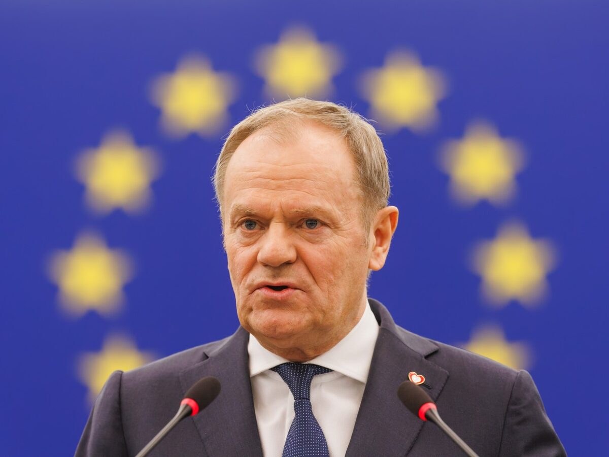 Polens Premierminister Donald Tusk bei einer Rede im Europaparlament. Polen hat in der ersten Jahreshälfte 2025 die EU-Ratspräsidentschaft inne. Foto: ČTK / DPA / Philipp von Ditfurth