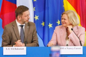 Tschechiens Innenminister Vít Rakušan und seine deutsche Amtskollegin Nancy Faeser am Mittwoch in Berlin. Foto: BMI / bundesfoto / Ole Heinrich