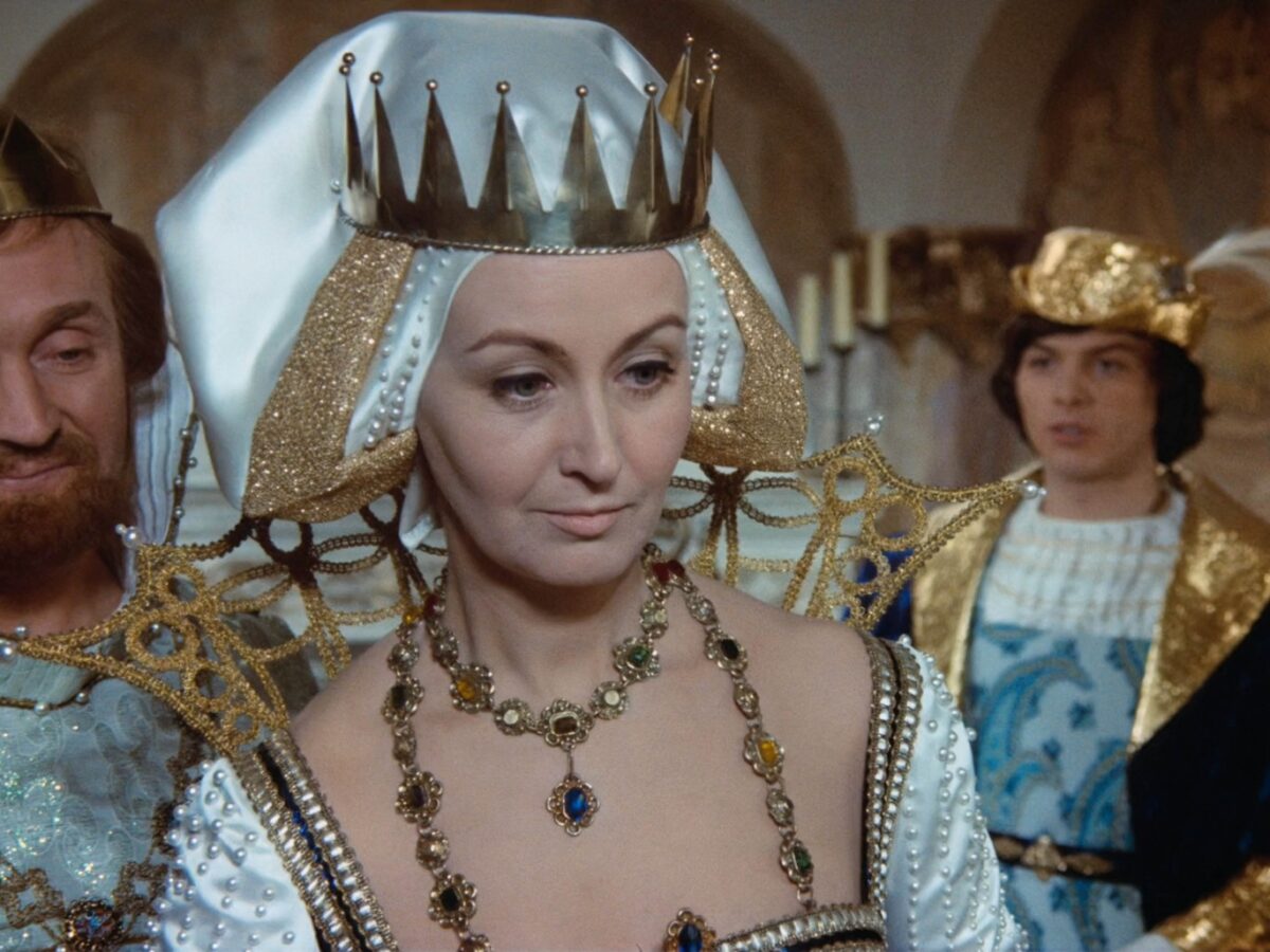 Die Schauspielerin Karin Lesch verstarb am 12. April im Alter von 89 Jahren in Königs Wusterhausen. Bekanntheit erlangte sie vor allem durch ihre Rolle als Königin im Märchenklassiker "Drei Haselnüsse für Aschenbrödel". Foto: ČTK / Christophel Collection / Filmove studio Barrandov - DEFA-