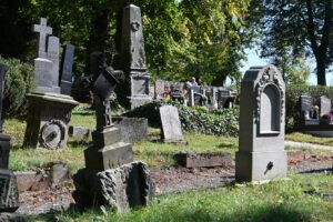 Deutsche Gräber auf einem Friedhof in Mährisch Trübau (Moravská Třebová). Foto: LandesEcho/ Lennard Halfmann