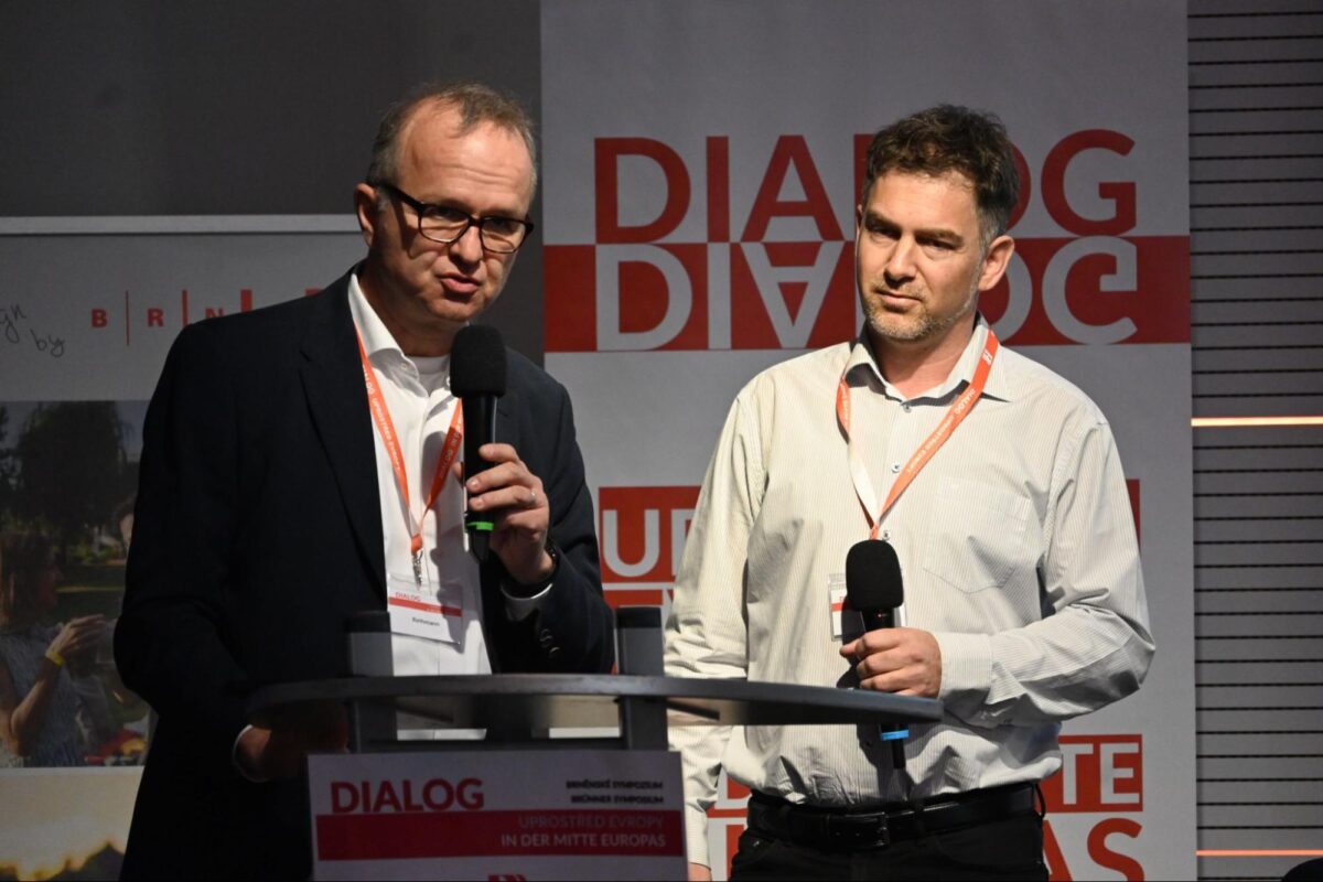 Albert-Peter Rethmann und Matěj Spurný, der Vorsitzende der Bernard-Bolzano-Gesellschaft
