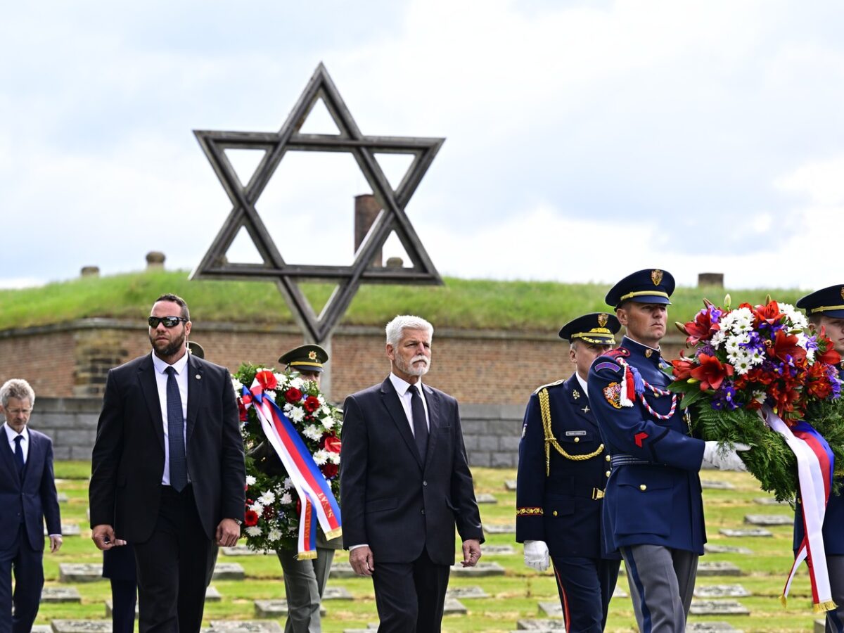 Präsident Petr Pavel bei der Gedenkfeier in Theresienstadt (Terezín) am vergangenen Sonntag, den 18. Mai 2025. In diesem Jahr gedachte man der Befreiung des Konzentrationslagers vor 80 Jahren. Foto: ČTK / Hájek Ondřej