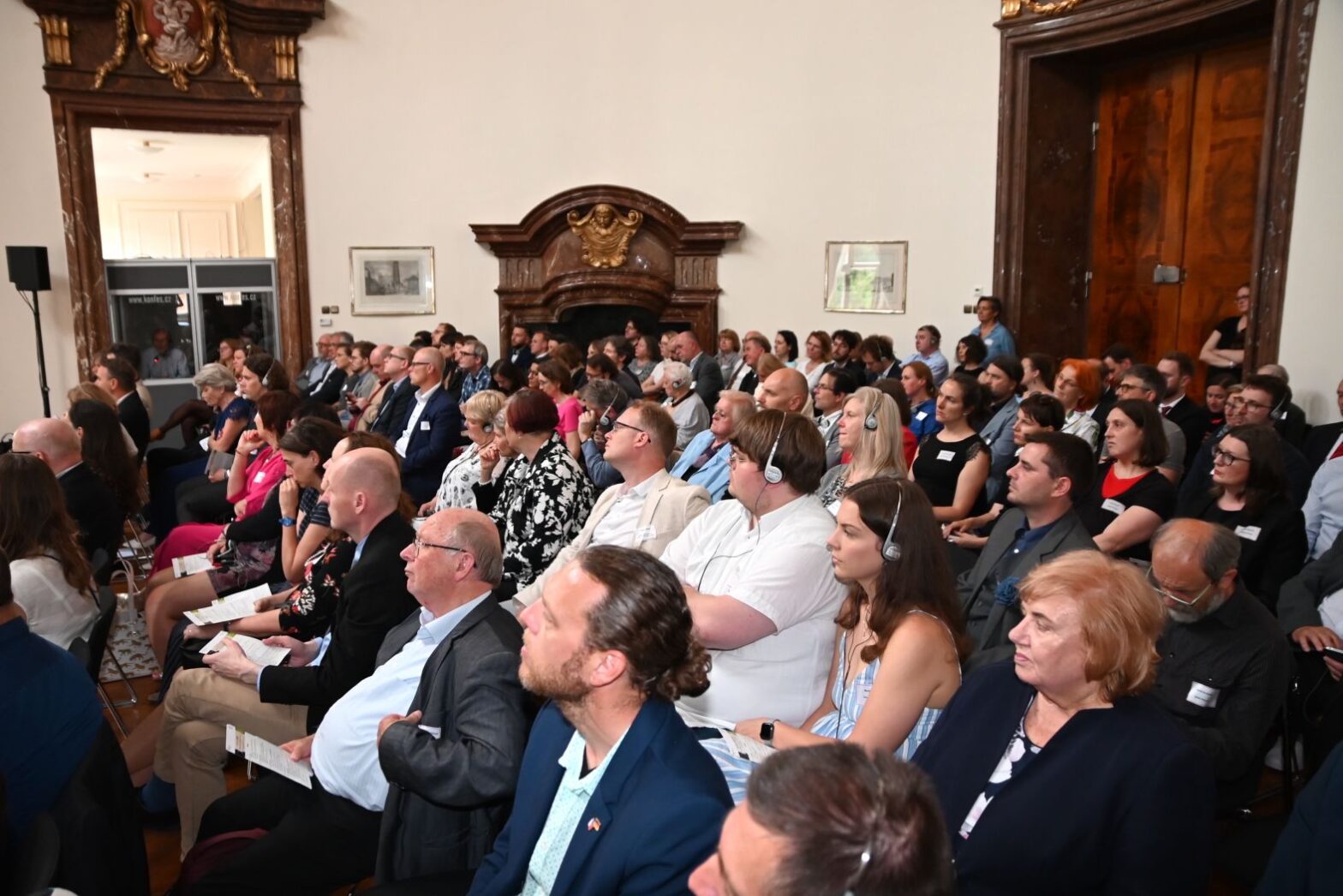 Veranstaltung unter dem Motto "80 Jahre Vertreibung – Verdrängen, Gedenken, Aufarbeitung" im Kuppelsaal der Deutschen Botschaft Prag. Foto: Deutsche Botschaft Prag