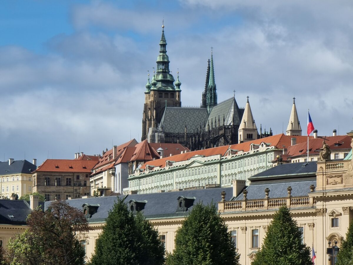 Die Prager Burg - die größte Burganlage der Welt - war 2024 das beliebteste touristische Ziel Tschechiens. Foto: Manuel Rommel