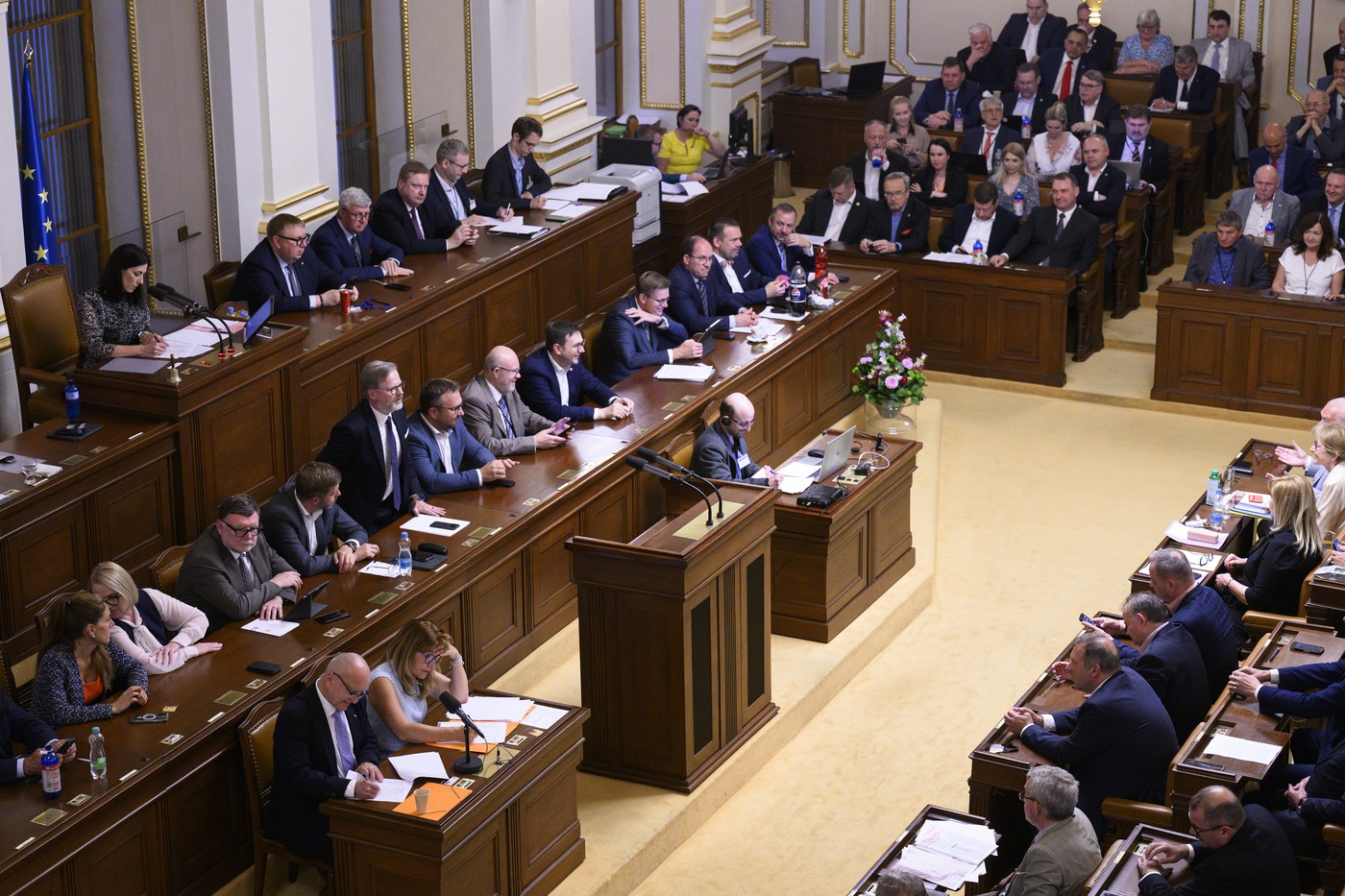 Die Regierung unter Petr Fiala überstand auch das vierte Misstrauensvotum in dieser Legislaturperiode. Im Mittelpunkt stand diesmal die Bitcoin-Affäre, im Zuge dessen Pavel Blažek sein Amt als Justizminister verlassen musste. Foto: ČTK / Kamaryt Michal