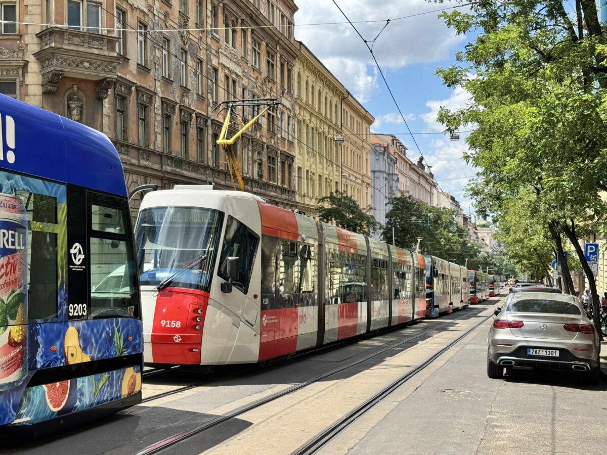 Wegen einem Stromausfall in Teilen von Tschechien mussten die Bahnen in Prag ihren Betrieb einstellen.