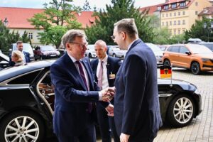 Der deutsche Bundesaußenminister Johann Wadephul besuchte am Montag seinen tschechischen Amtskollegen Jan Lipavský.