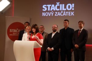 Jana Maláčová (SOCDEM) bei der Vorstellung des neuen linken Wahlbündnisses „Stačilo!“ in Prag. Mit dabei: Vertreter der KSČM, ČSNS und SD-SN. Ziel ist der Einzug ins Parlament bei den Wahlen im Oktober 2025.