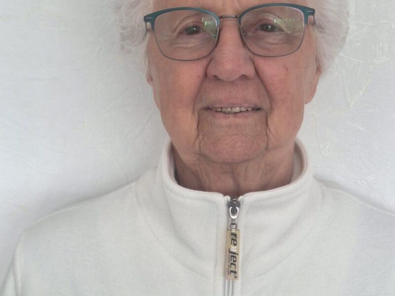Gerda im Dezember 2024 in ihrer Wohnung.